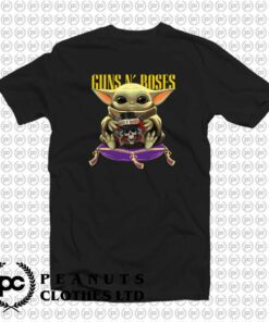 Baby Yoda Hug Gun N Roses P